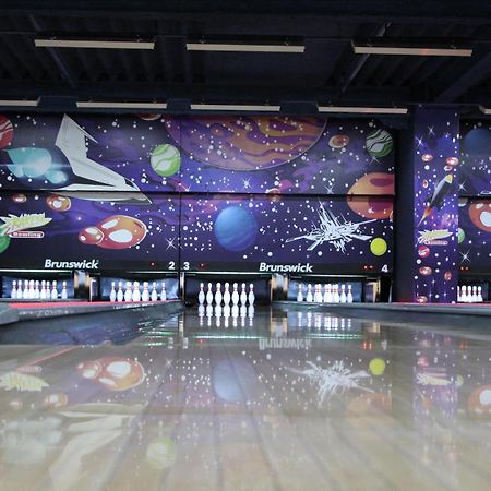 Penzion Raketa Bowling オパヴァ エクステリア 写真
