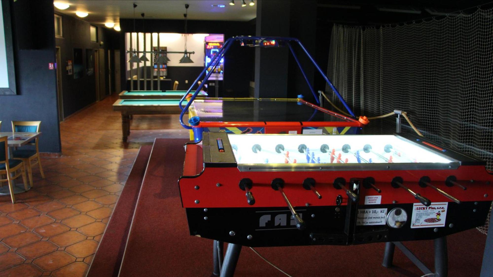 Penzion Raketa Bowling オパヴァ エクステリア 写真
