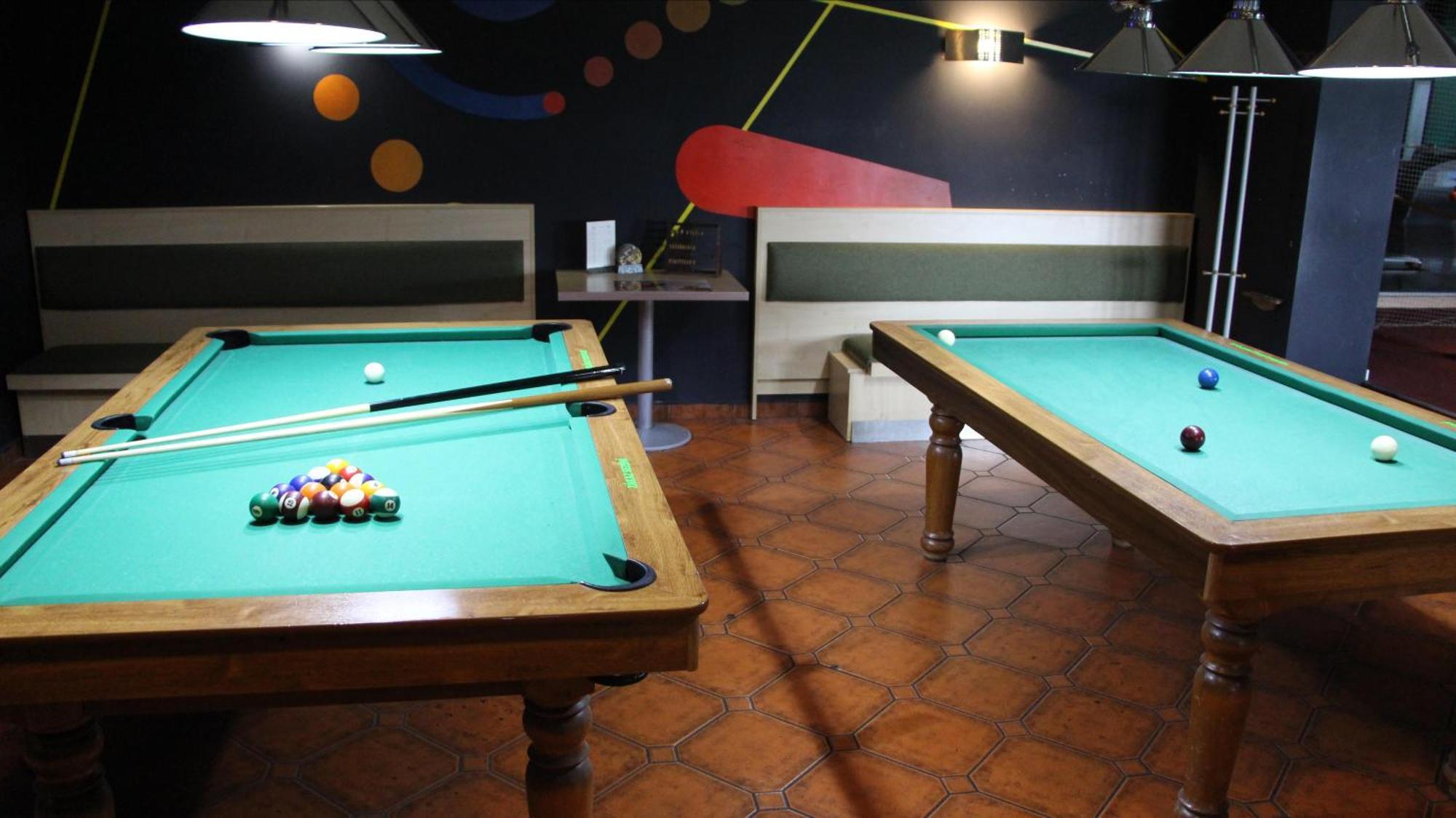 Penzion Raketa Bowling オパヴァ エクステリア 写真